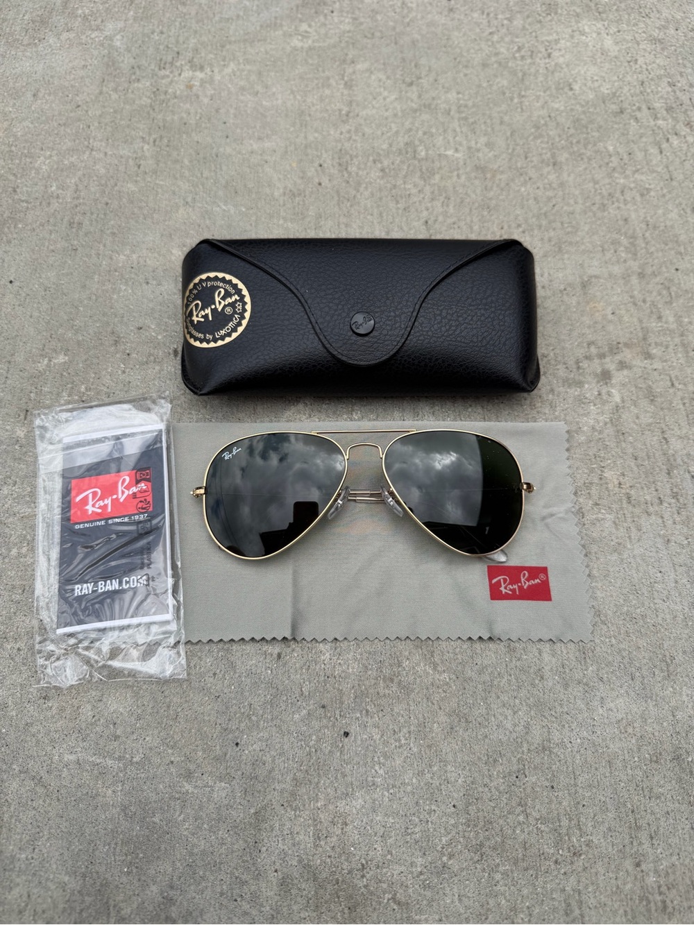 RayBan RB3025 Aviator Sunglasses G-15 Lens Gold Arista Frame